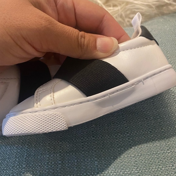 Crazy 8 size 6c toddler shoes, slip ons - Picture 8 of 13